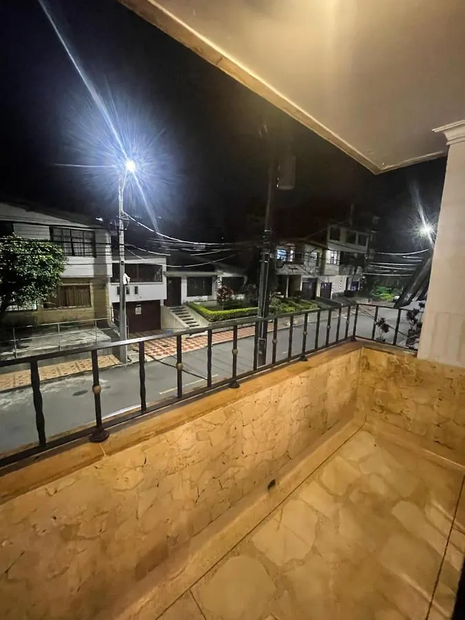 Suit Medellín Jacuzzi, Habitación Privada 0*,  Colômbia
